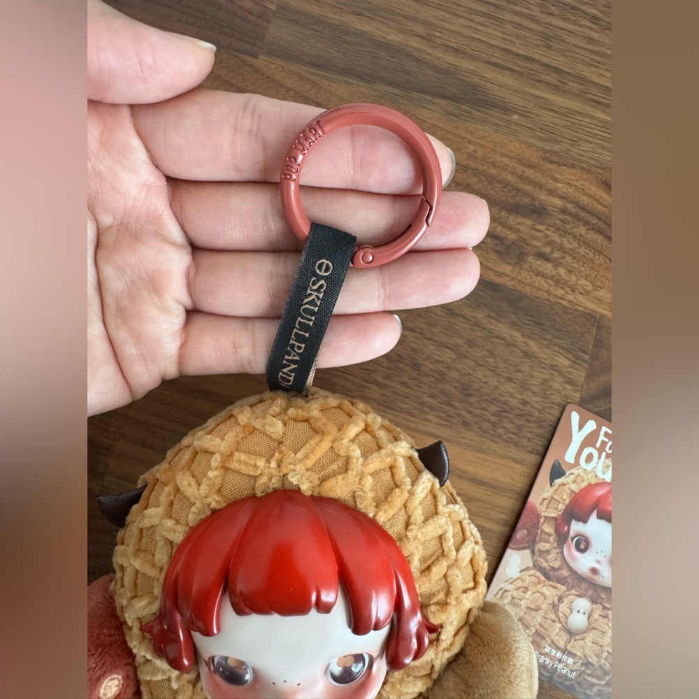 POP MART SKULLPANDA You Found Me Plush Doll Pendant Pranky Peanut - Picture 5 of 6